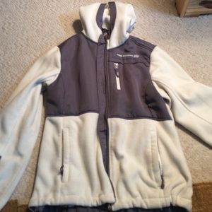 TRADE!! 🚫🚫White fleece zip up, size M. very cute