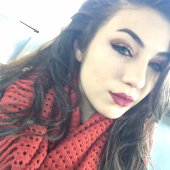 Meet your Posher, Karissa