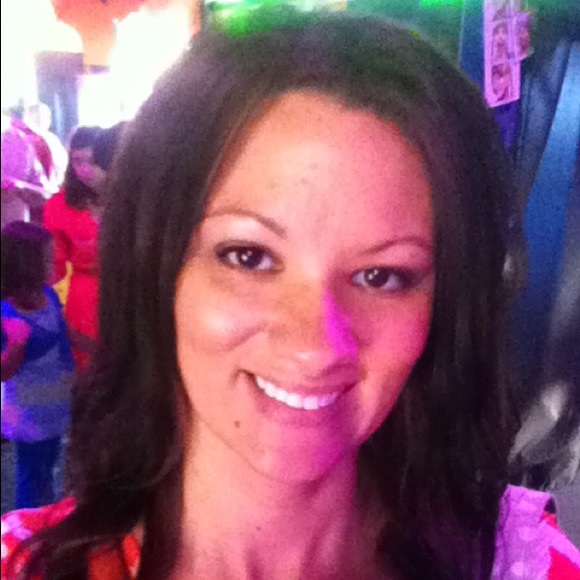 Meet your Posher, Tiffany - Picture 3 of 4