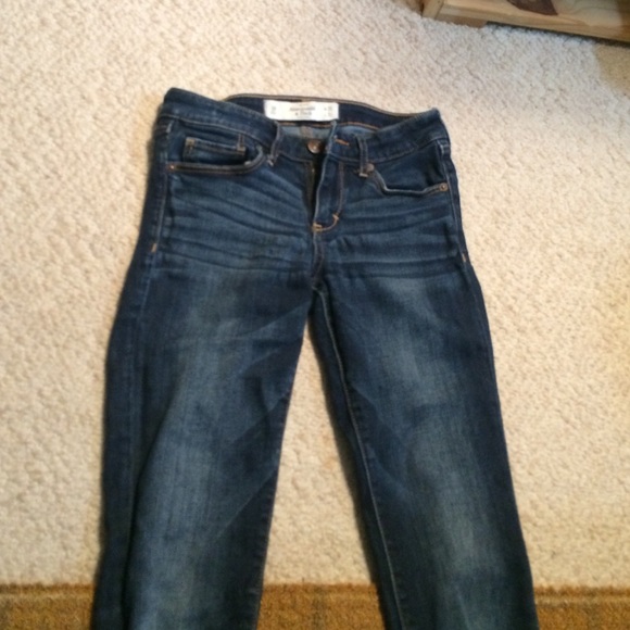 dark wash Abercrombie & Fitch skinny jeans size 0