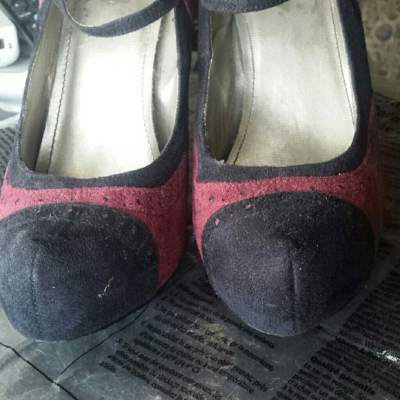 Red and black heels - Picture 2 of 4