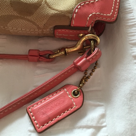 Coach wristlet - Picture 3 of 4
