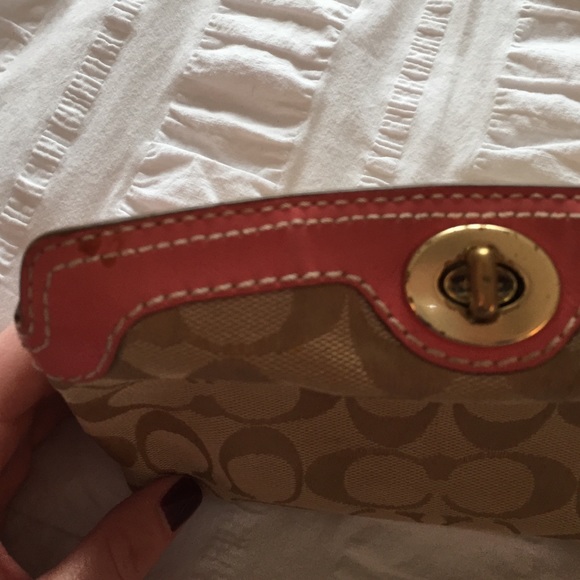 Coach wristlet - Picture 4 of 4