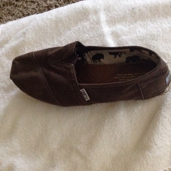 Size 8.5 Brown Toms