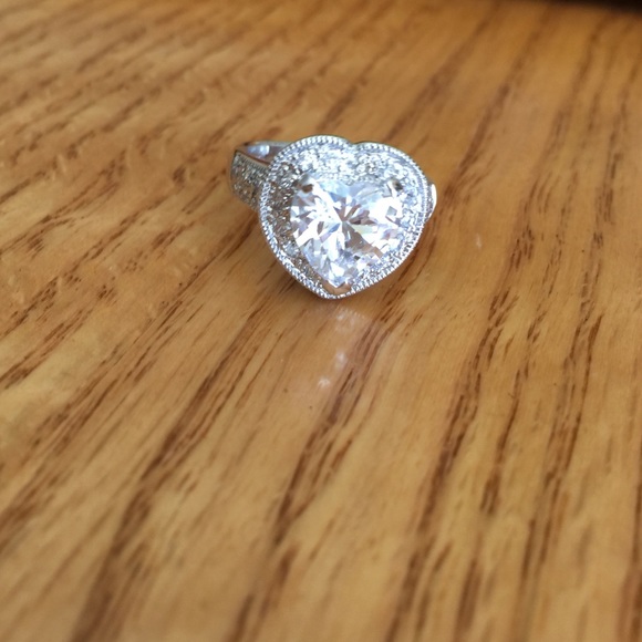 Heart ring - Picture 3 of 4