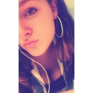 Meet your Posher, Alexis