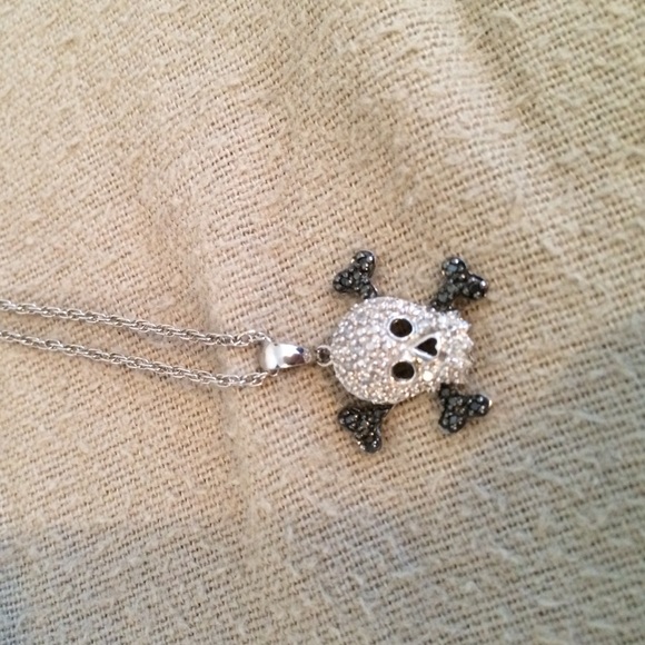 Skull necklace