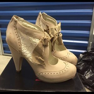 Not Rated Tres Pajaros