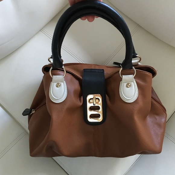 Apt. 9 Handbags - 😍Stunning cognac and black / gold bag! 😍