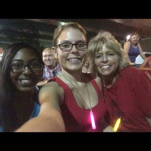 Meet your Posher, Michele