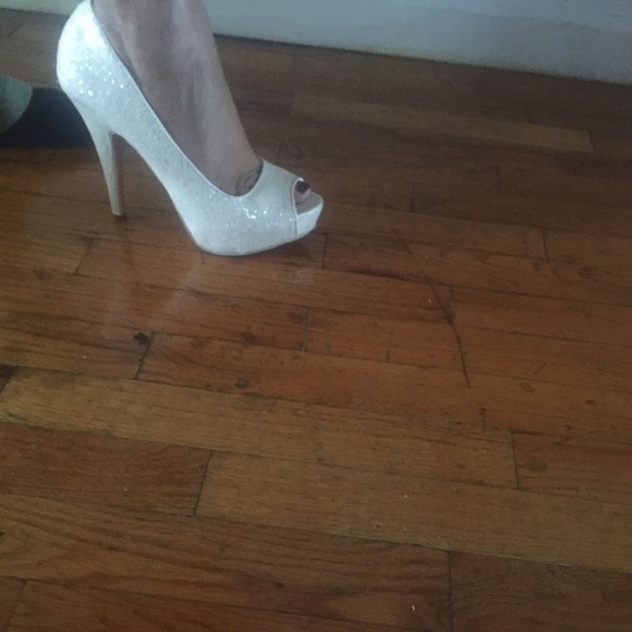 Vera wang wedding shoes