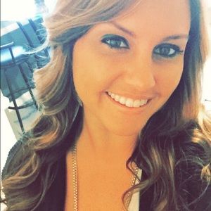 Meet your Posher, Whitney