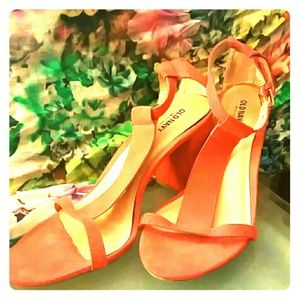 Coral T-strap heeled sandal