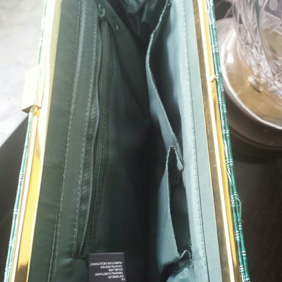 Green aligator scale print clutch - Picture 3 of 3