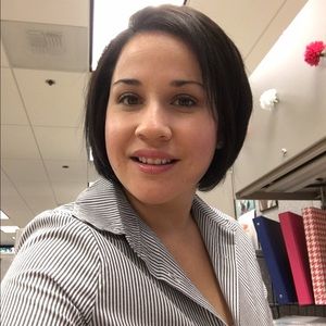 Meet your Posher, Elizabeth