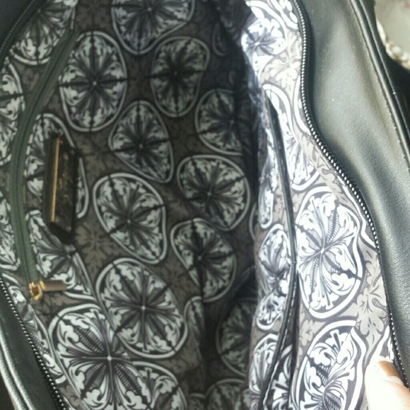 Black purse - Picture 3 of 3