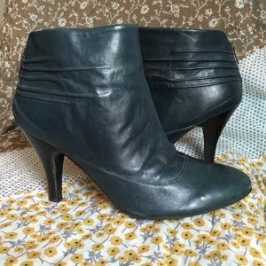 ⚡️SALE: Dark blue leather booties