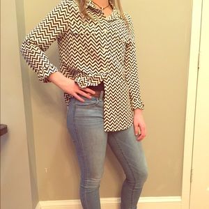 American Eagle black/white chevron blouse