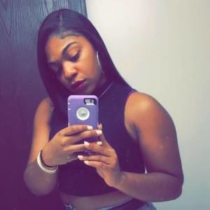 Meet your Posher, Courtney