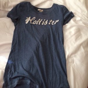 hollister t-shirt, worn a few times, XS