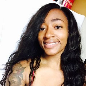 Meet your Posher, Tia