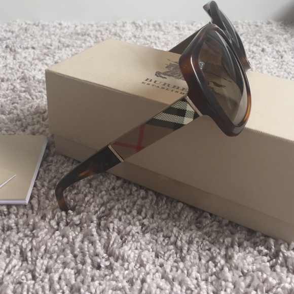 Women\'s Burberry sunglasses main image 3