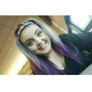 Meet your Posher, Roxanne