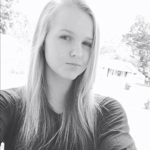 Meet your Posher, Katelyn