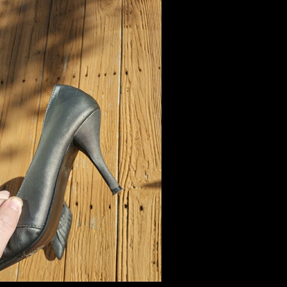 Silver Pointed Toe Shoes - Picture 3 of 3