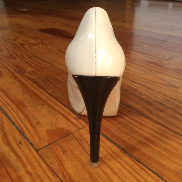 Guess peep toe heels - Picture 2 of 4