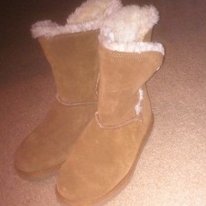 Winter boots! Fluffy insides!