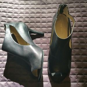 Nine West. Black Leather. Cutout.