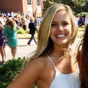 Meet your Posher, Laura!