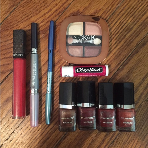Makeup bundle - Picture 3 of 3