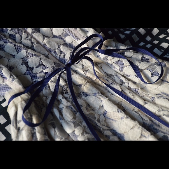 Anthropoligie classic elegant lace dress - Picture 4 of 4