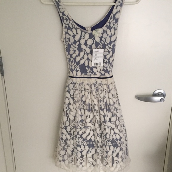 Anthropoligie classic elegant lace dress - Picture 2 of 4