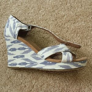 TOMS Shoes - Print wedge sandal TOMS Shoes - Print wedge sandal