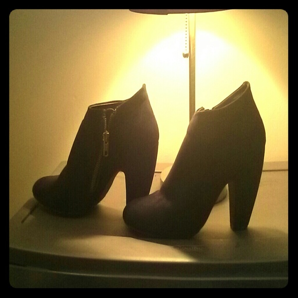 Super cute ankle boots!