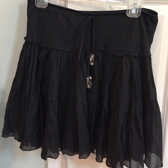 Express skirt with beaded details