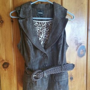 Top and Bermuda Shorts Combo with a Brown Tank