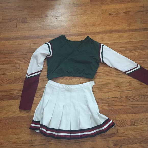 Cheerleading costume set