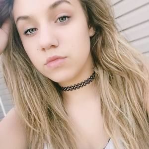 Meet your Posher, Nina