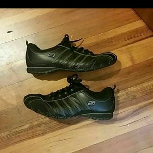 Skechers black women's shoes