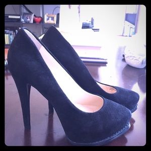 Guess suede high pumps
