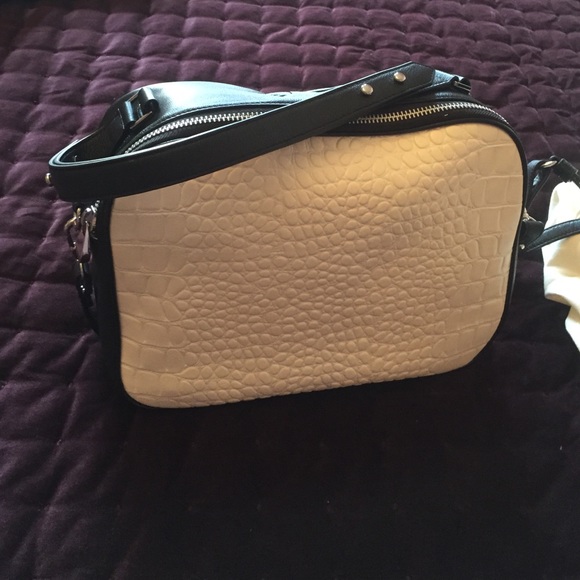 Black and white Pour la Victoire croco inspired