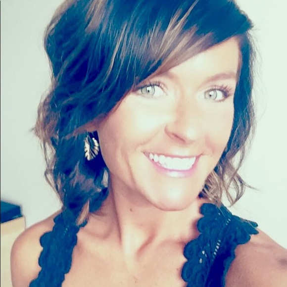 Meet your Posher, Meagan - Picture 3 of 7