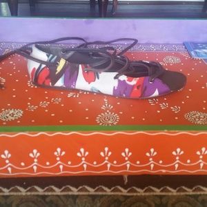 Steve madden Flat wrap around