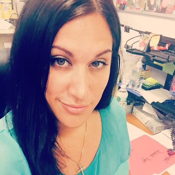 Meet your Posher, Zina