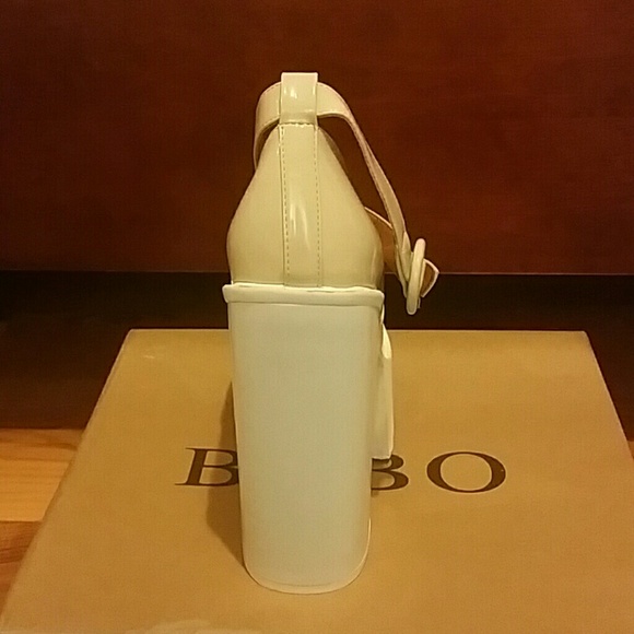 SOLD NWOT Nude Platform Heels - Picture 3 of 5