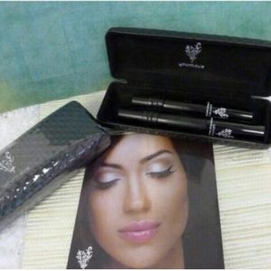 Younique mascara NEW AND SEAL